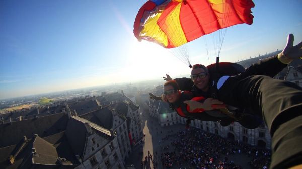 Les 5 meilleures raisons de faire un saut en parachute à Lille